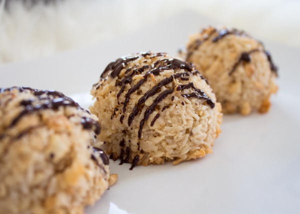 Coconut Cashew Macaroons